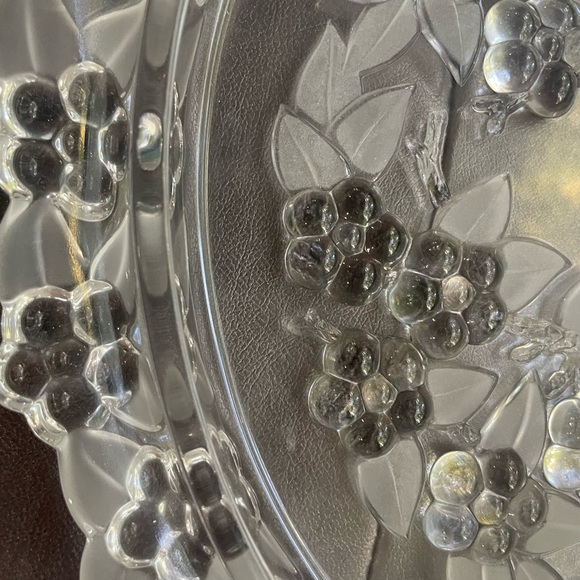 Home Beautiful crystal cake plate 13&1/4” - Picture 6 of 8